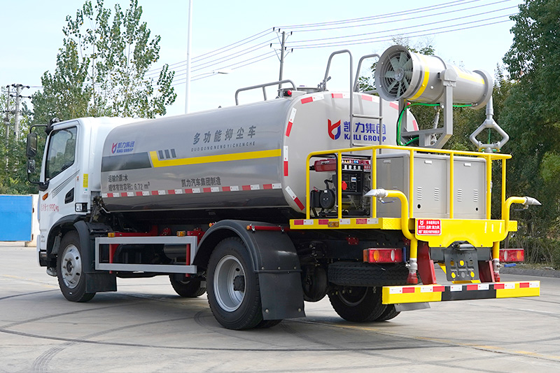 东风华神T3喷雾车（8.3方  12方）（30米雾炮）