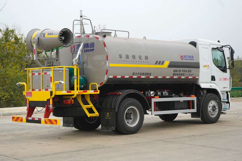 东风柳汽乘龙多功能雾炮车（14.6方）（30米雾炮）